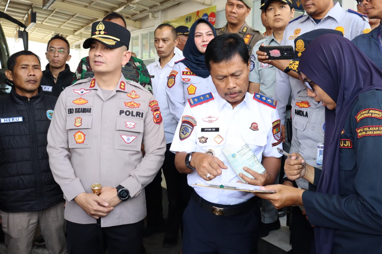 Pastikan Mudik Aman dan Nyaman, Wali Kota Pimpin Ramp Check Armada Lebaran